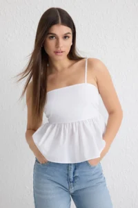 TRENDYOLMİLLA White Back Ribbon Binding Detailed Sleeveless Crop Weaving Blouse - Image 2