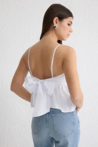 TRENDYOLMİLLA White Back Ribbon Binding Detailed Sleeveless Crop Weaving Blouse - Image 5