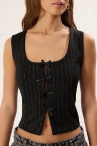 TRENDYOLMİLLA Black Ribbon Binding Detailed Fitted Square Neck Zero Sleeve Knitting Blouse - Image 3