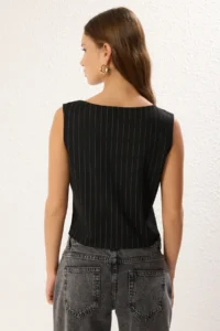 TRENDYOLMİLLA Black Ribbon Binding Detailed Fitted Square Neck Zero Sleeve Knitting Blouse - Image 5