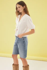 TRENDYOLMİLLA White Front tied up Lace Detailed Weaving Blouse - Image 3