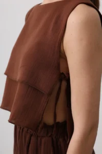 TRENDYOLMİLLA Brown Crew Neck Yandan Binding Detailed Crop Weaving Blouse - Image 2