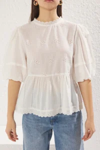 TRENDYOLMİLLA White Cotton embroidery Balloon Sleeve Crew Neck Weaving Blouse - Image 3