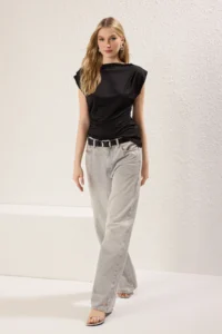 TRENDYOLMİLLA Black Draped padded Fitted Flexible Knitting Blouse - Image 2
