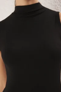 TRENDYOLMİLLA Black Dog collar Zero Sleeve Super Flexible Regular Size Knitting Blouse - Image 4