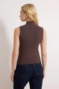 TRENDYOLMİLLA Brown Dog collar Zero Sleeve Super Flexible Regular Size Knitting Blouse - Image 4