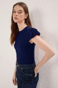TRENDYOLMİLLA Navy Blue Weaving Detailed Fitted Balloon Sleeve Knitting Blouse - Image 2