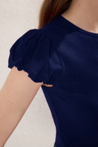 TRENDYOLMİLLA Navy Blue Weaving Detailed Fitted Balloon Sleeve Knitting Blouse - Image 3