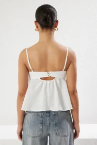 TRENDYOLMİLLA White linen look Bow Detailed Sleeveless Weaving Blouse - Image 4