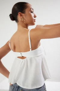 TRENDYOLMİLLA White linen look Bow Detailed Sleeveless Weaving Blouse - Image 5