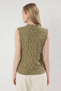 TRENDYOLMİLLA Khaki textured Regular/Normal Pattern Flexible  Knitting Blouse - Image 4