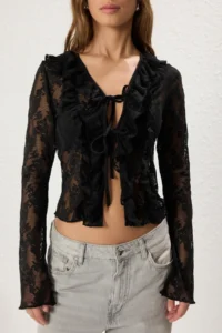 TRENDYOLMİLLA Black Lace Fitted/Drape and Binding Detailed Flexible Knitting Blouse - Image 3