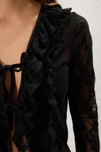 TRENDYOLMİLLA Black Lace Fitted/Drape and Binding Detailed Flexible Knitting Blouse - Image 4