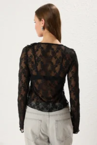 TRENDYOLMİLLA Black Lace Fitted/Drape and Binding Detailed Flexible Knitting Blouse - Image 5