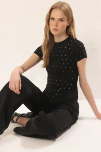 TRENDYOLMİLLA Black Stoned Asymmetric Fitted Knitting T-Shirt - Image 2