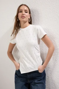 TRENDYOLMİLLA White Stoned Asymmetric Fitted Knitting T-Shirt - Image 2