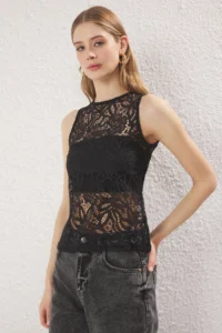 TRENDYOLMİLLA Black Lace Regular/Normal Pattern Knitting Blouse - Image 2
