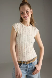 TRENDYOLMİLLA Ecru Lace Fitted Moon Arm Knitting Blouse - Image 2