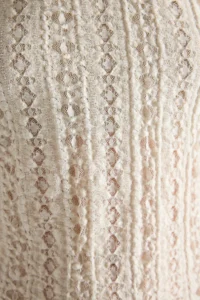 TRENDYOLMİLLA Ecru Lace Fitted Moon Arm Knitting Blouse - Image 3
