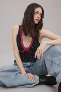 TRENDYOLMİLLA Black Tulle Cherry Printed V-neck Fitted Knitting Blouse