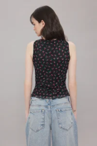 TRENDYOLMİLLA Black Tulle Cherry Printed V-neck Fitted Knitting Blouse - Image 4