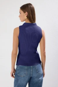 TRENDYOLMİLLA Navy Blue Polo Shirt Collar Ribbed Knitwear Thin Blouse - Image 4