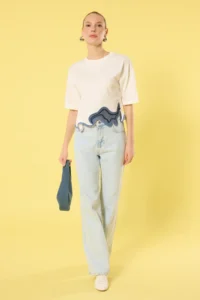 TRENDYOLMİLLA Ecru Weaving Detailed relaxed/Rahat Pattern Crop Knitting Blouse - Image 2