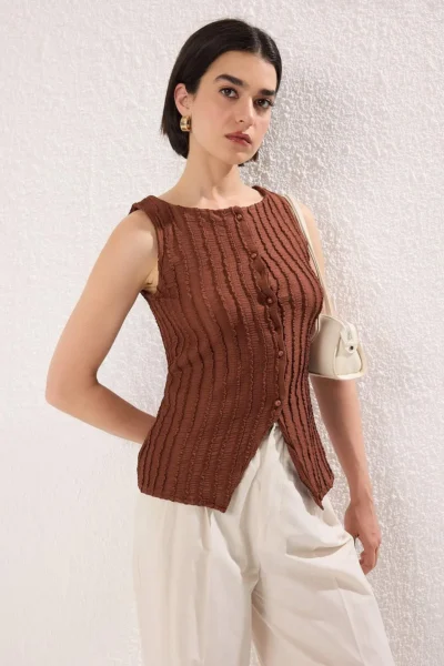 TWOSS25BZ00385-BROWN_1