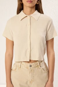 TRENDYOLMİLLA Stone Polo Shirt Collar buttoned Crepe/textured Knitting Blouse - Image 3