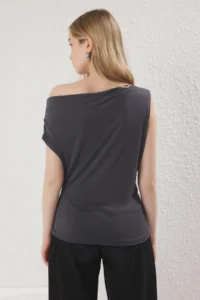 TRENDYOLMİLLA Anthracite More Sustainable Modal Flowy Fabric Fitted Asymmetric Collar Knitting Blouse - Image 4