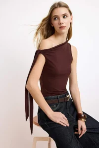 TRENDYOLMİLLA Brown Asymmetric Yaka Binding Detailed Flexible Knitting Blouse - Image 2