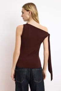 TRENDYOLMİLLA Brown Asymmetric Yaka Binding Detailed Flexible Knitting Blouse - Image 4
