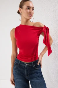 TRENDYOLMİLLA Rejection Asymmetric Yaka Binding Detailed Flexible Knitting Blouse - Image 2