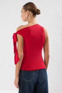TRENDYOLMİLLA Rejection Asymmetric Yaka Binding Detailed Flexible Knitting Blouse - Image 4
