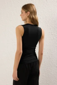 TRENDYOLMİLLA Black Fitted Cut Out Detailed with accessories Flexible Knitting Blouse - Image 4