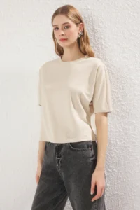 TRENDYOLMİLLA Stone relaxed/Rahat Pattern Crop Flexible Knitting Blouse - Image 2