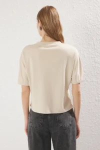 TRENDYOLMİLLA Stone relaxed/Rahat Pattern Crop Flexible Knitting Blouse - Image 4