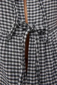 TRENDYOLMİLLA Black Gingham Patterned Binding Detailed Sleeveless Flexible Knitting Blouse - Image 3