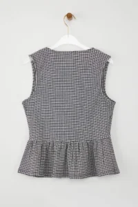 TRENDYOLMİLLA Black Gingham Patterned Binding Detailed Sleeveless Flexible Knitting Blouse - Image 6