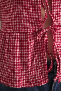 TRENDYOLMİLLA Rejection Gingham Patterned Binding Detailed Sleeveless Flexible Knitting Blouse - Image 3