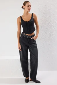 TRENDYOLMİLLA Black Linen Content Satin Detailed Fitted Sleeveless Weaving Blouse - Image 6
