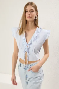 TRENDYOLMİLLA Mavi Striped Binding Detailed Weaving Blouse