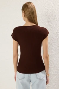 TRENDYOLMİLLA Brown Dog collar Knitwear Thin Blouse - Image 4
