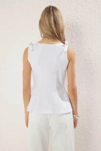 TRENDYOLMİLLA White Zero Sleeve peplum Fitted at the Waist Shoulder Bow Detailed Knitting Blouse - Image 4