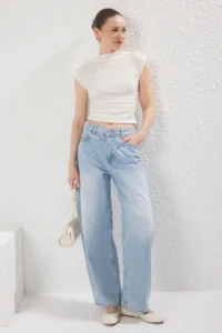 TRENDYOLMİLLA Ecru textured Boat Neck Shirred Sleeveless Flexible Knitting Blouse - Image 2