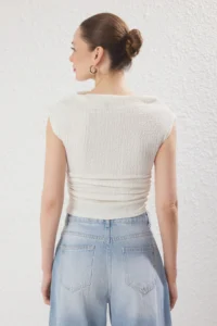 TRENDYOLMİLLA Ecru textured Boat Neck Shirred Sleeveless Flexible Knitting Blouse - Image 4