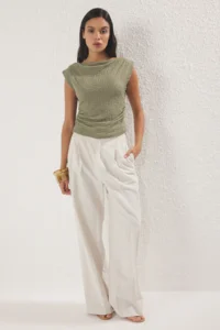 TRENDYOLMİLLA Khaki textured Boat Neck Shirred Sleeveless Flexible Knitting Blouse - Image 2
