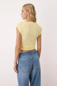TRENDYOLMİLLA Yellow textured Boat Neck Shirred Sleeveless Flexible Knitting Blouse - Image 4