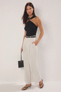 TRENDYOLMİLLA Black Accessory Detailed Shirred Flexible  Knitting Blouse - Image 2
