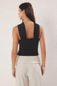 TRENDYOLMİLLA Black Accessory Detailed Shirred Flexible  Knitting Blouse - Image 4